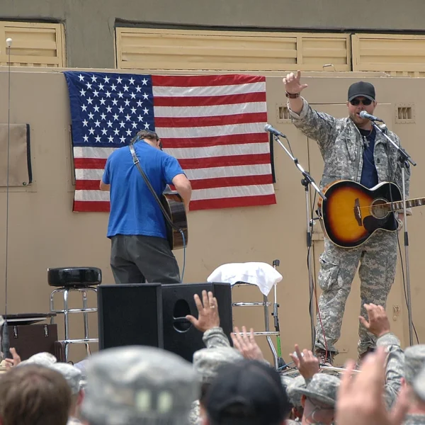 Keith performs for soldiers in Afghanistan